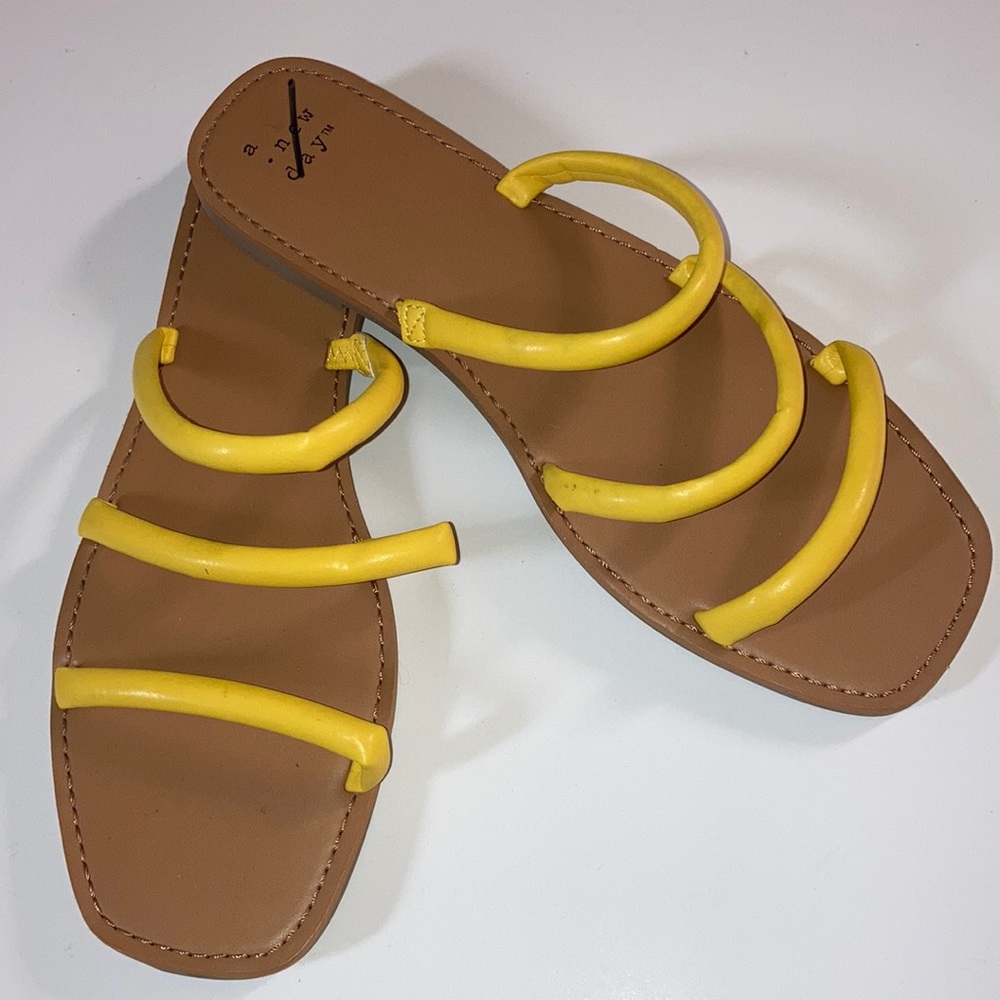 🎉5 for $10🎉New a new day Yellow Strappy Sandals   Size 8.5